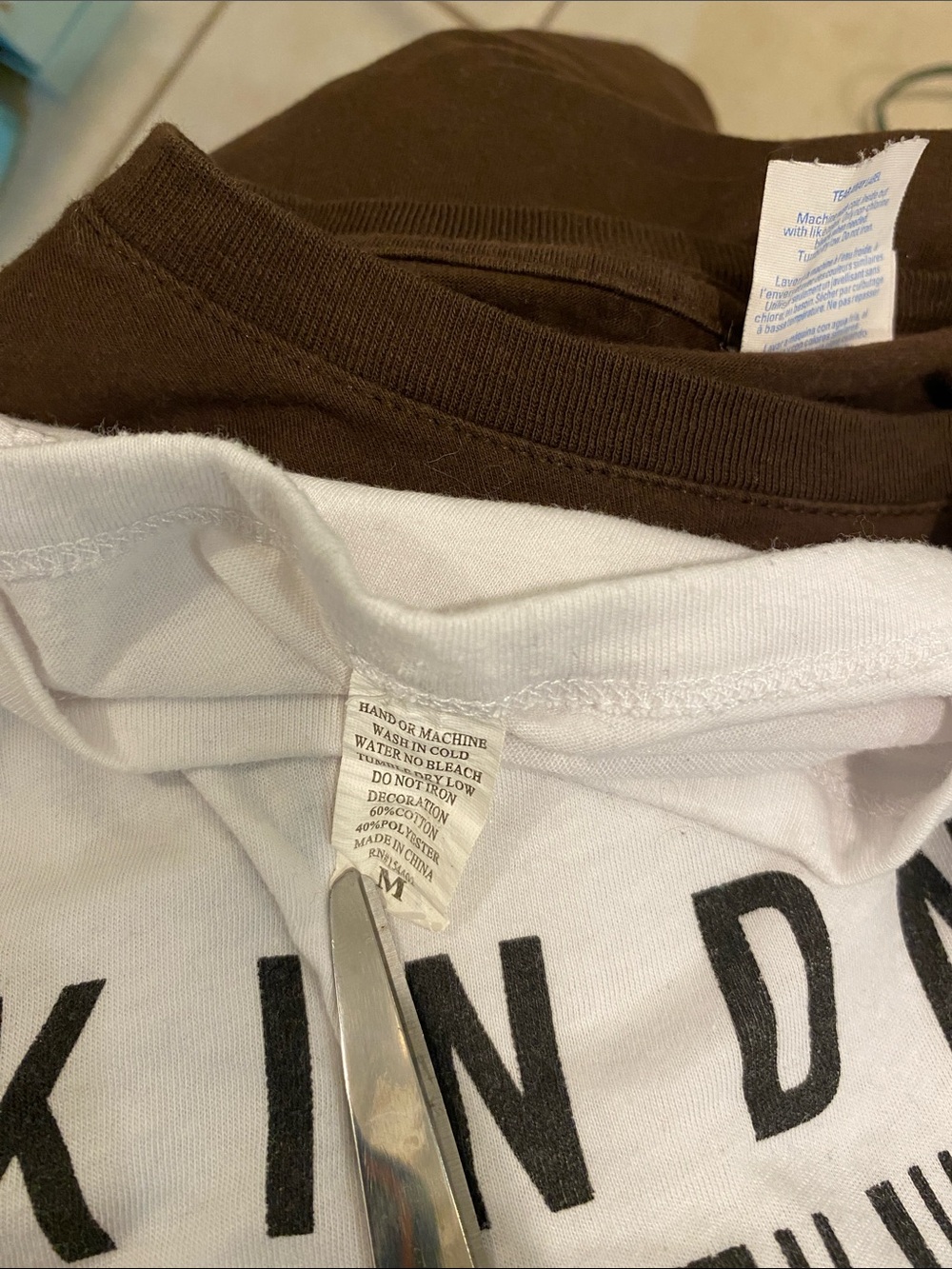 Bundle of (2) size Medium T-shirt unisex good condition - Picture 4 of 5